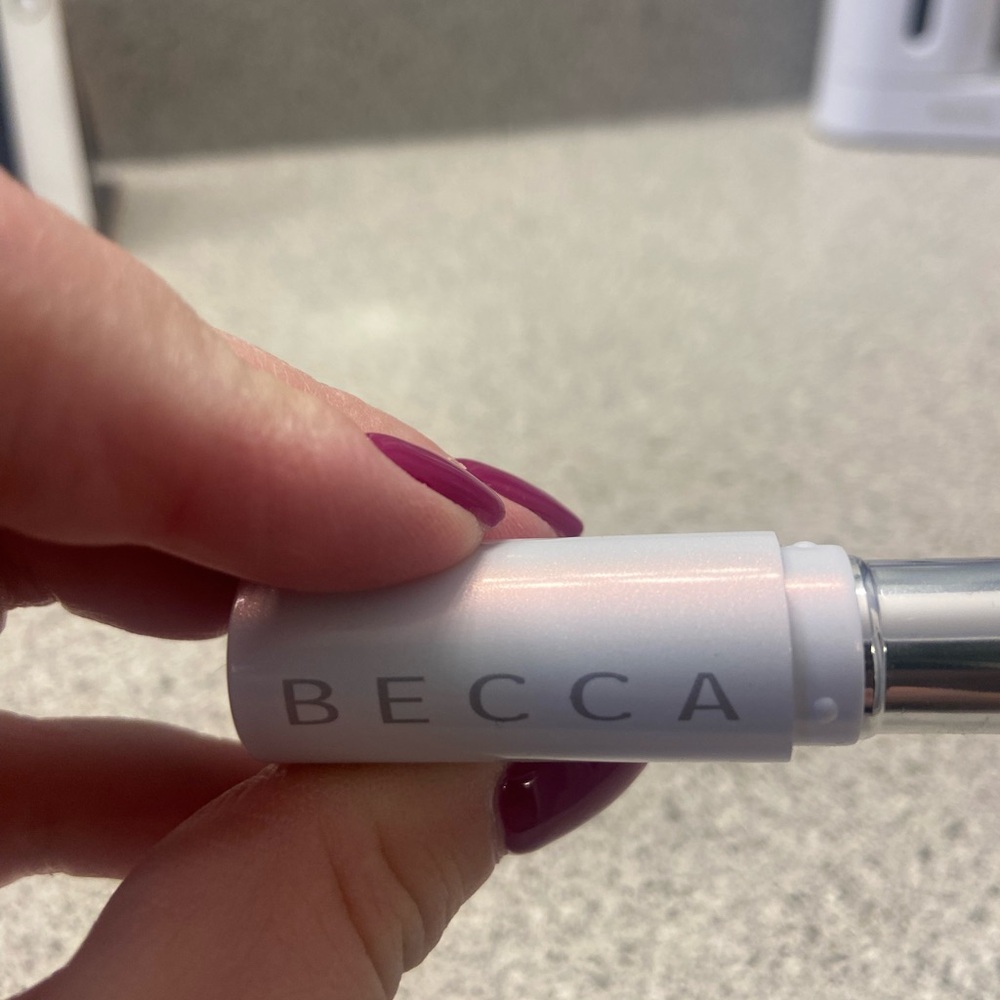 BECCA Glossy Lip Balm in BLACKBERY